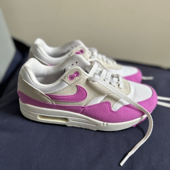 NEW Nike Air Max 1 Fuchsia Dream size 9 - Picture 2 of 12